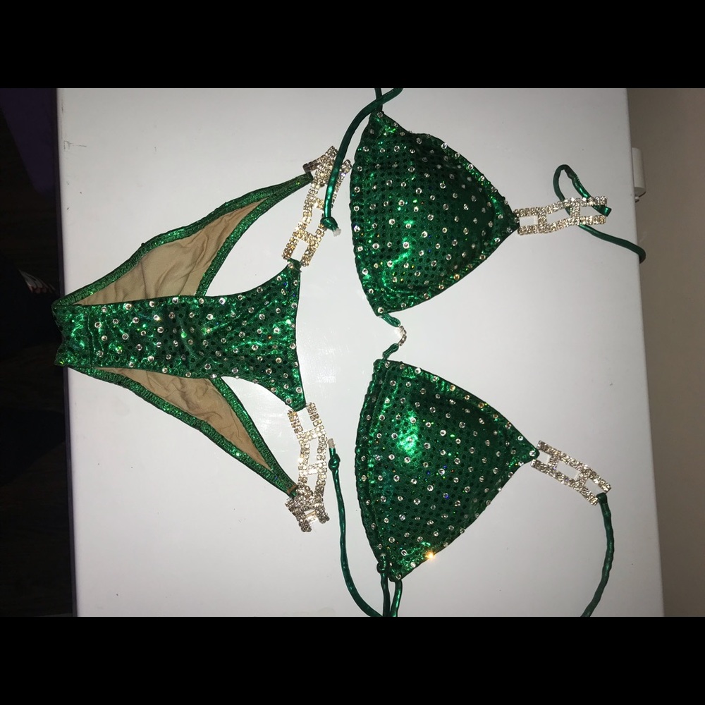 Competition bikini suit